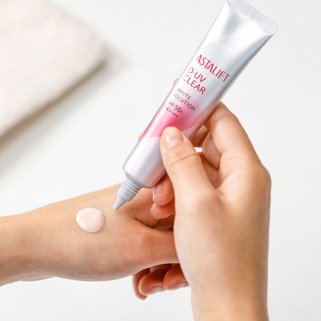 Astalift D-UV Clear White Solution SPF50+ PA++++