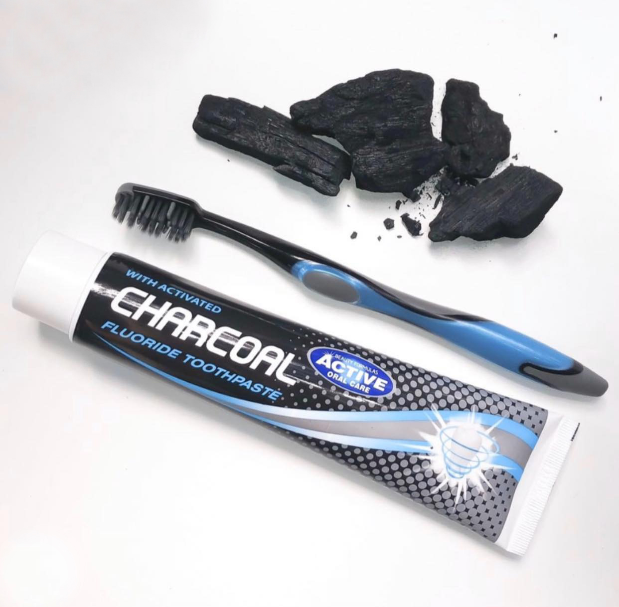 Beauty Formulas With Activated Charcoal Fluoride Toothpaste 125ml