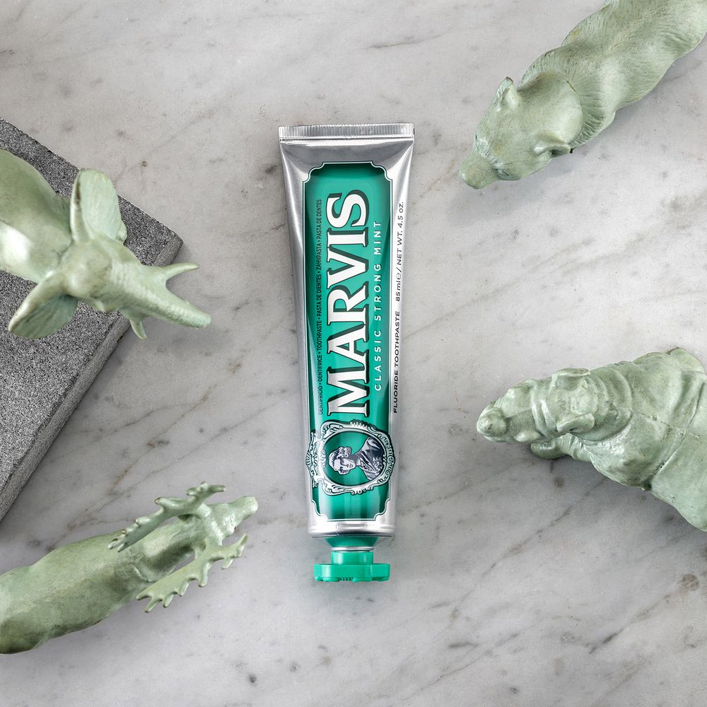 Kem Đánh Răng Marvis Classic Strong Mint 85ml - 1