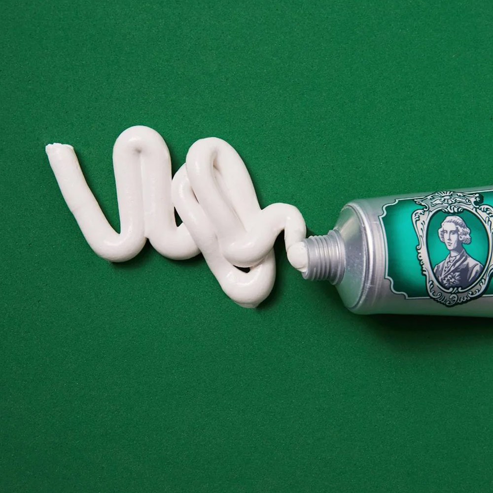 Kem Đánh Răng Marvis Classic Strong Mint 85ml - 2