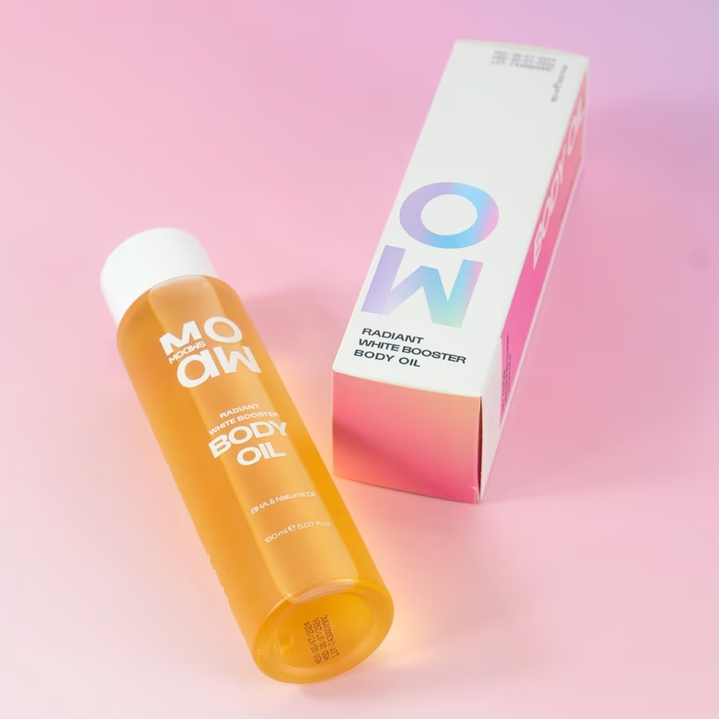 Dầu Dưỡng Thể Sáng Da Moaw Moaws Radiant White Booster Body Oil 150ml - Helps skin become silky smooth to the touch, Brings natural healthy glow effect, Helps skin feel more hydrated and even-toned, Suitable for daily use after bathing or relaxing massage Dầu Dưỡng Thể Sáng Da Moaw Moaws Radiant White Booster Body Oil 150ml