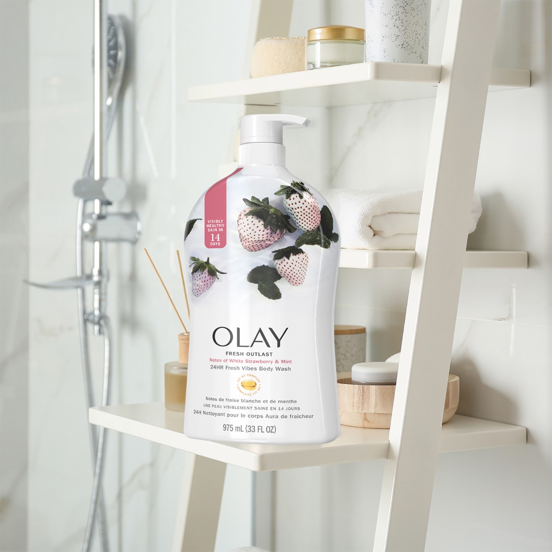 Sữa Tắm Dưỡng Ẩm Olay Fresh Outlast White Strawberry & Mint Body Wash 975ml - 2