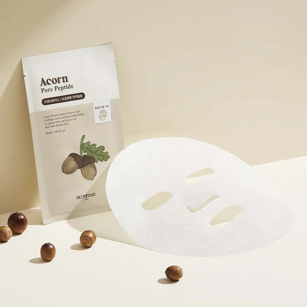 Kết cấu mặt nạ Skinfood Acorn Pore Peptide Mask dạng kem mịn, giàu peptide dưỡng da
