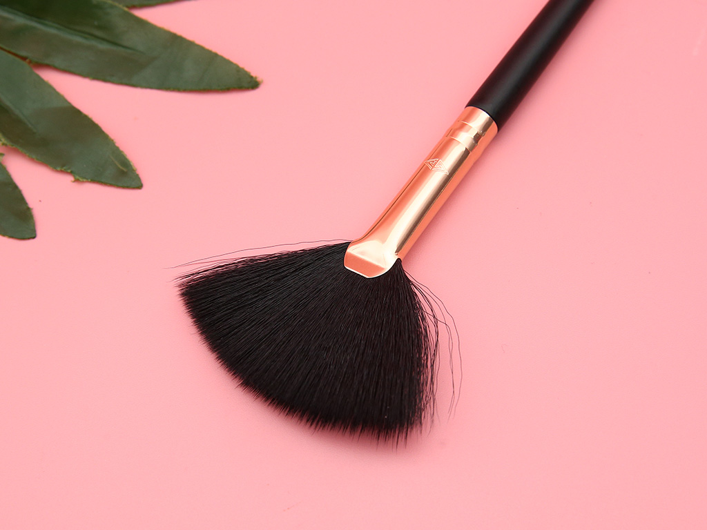Vacosi Eye Fan Brush M25