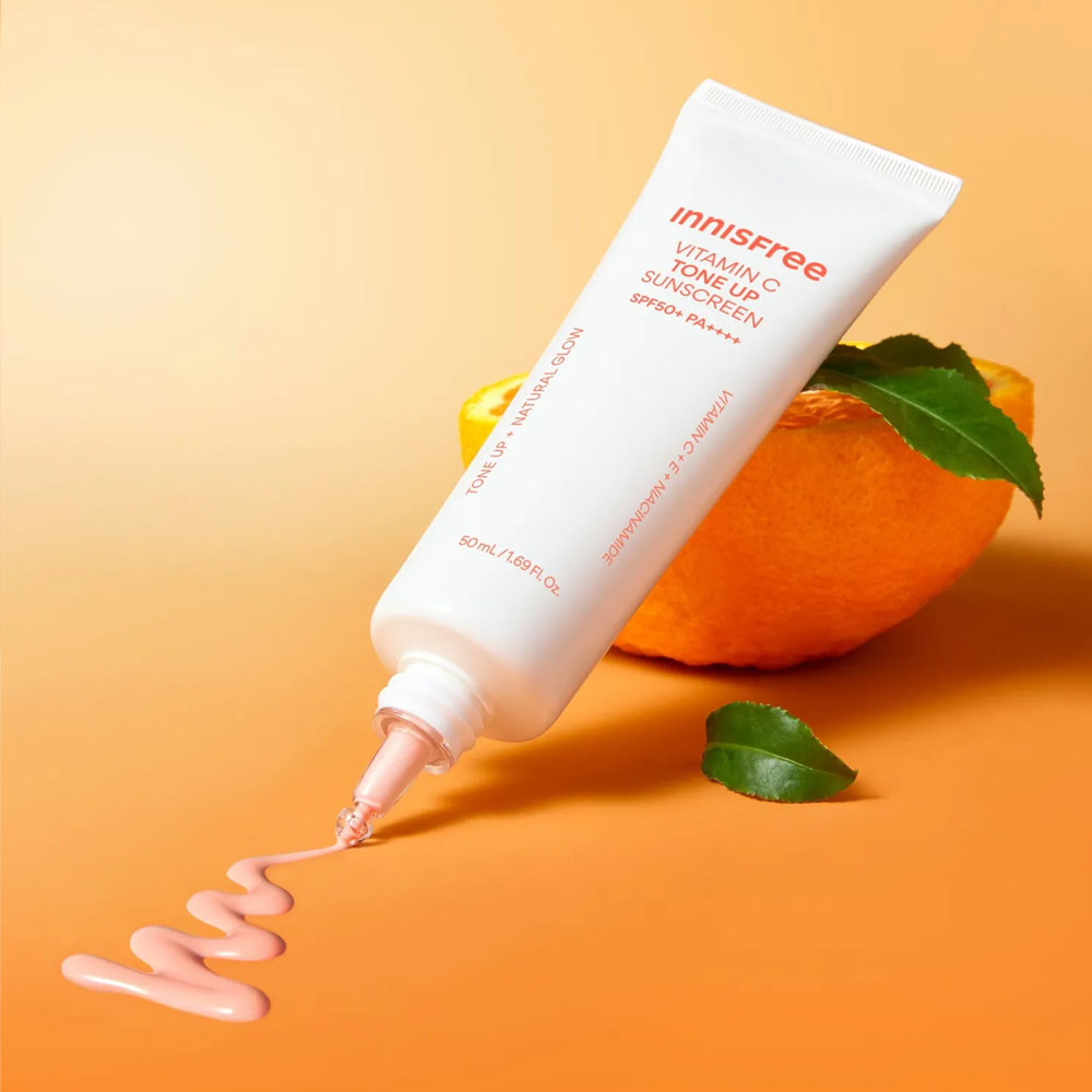 Kem Chống Nắng Nâng Tông innisfree Vitamin C Tone Up Sunscreen SPF50+ PA++++ 50ml là kem chống nắng nâng tông hiệu chỉnh màu da Kem Chống Nắng Nâng Tông innisfree Vitamin C Tone Up Sunscreen SPF50+ PA++++ 50ml - 1