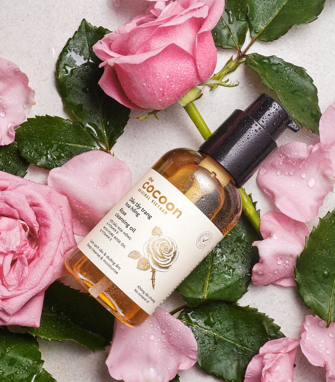 Mua ngay COCOON, Dầu Tẩy Trang Hoa Hồng Cocoon Rose Cleansing Oil Làm Sạch Sâu Và Dưỡng Ẩm 140ml với khuyến mãi đặc biệt | Watsons VN
